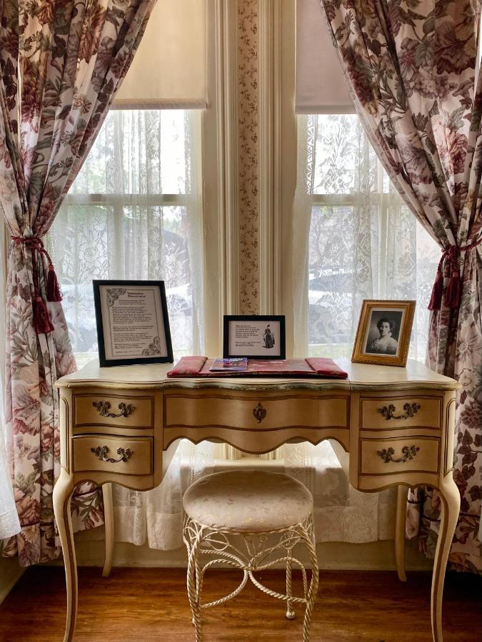 Pansy'S Parlor Bed & Breakfast Golden Exterior foto