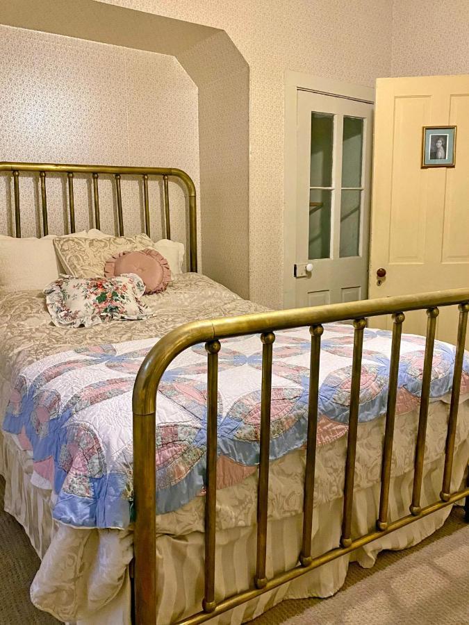 Pansy'S Parlor Bed & Breakfast Golden Exterior foto