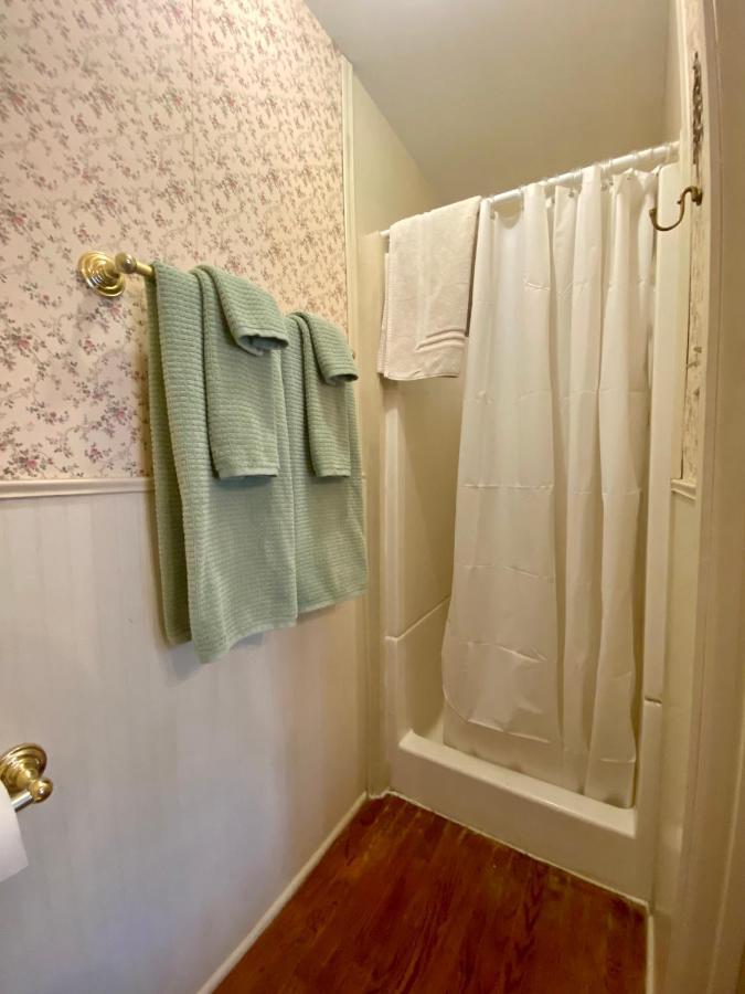 Pansy'S Parlor Bed & Breakfast Golden Exterior foto