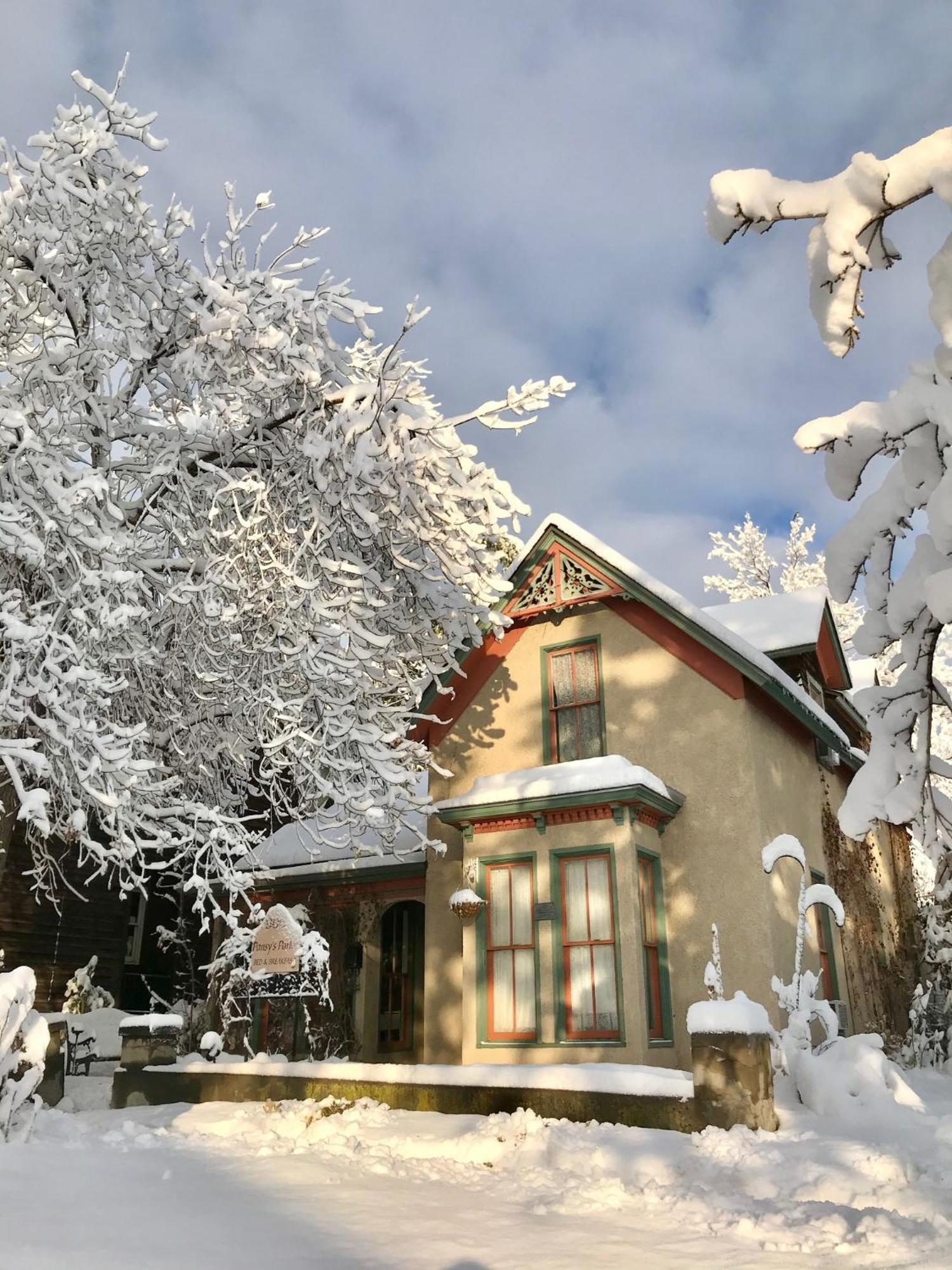 Pansy'S Parlor Bed & Breakfast Golden Exterior foto